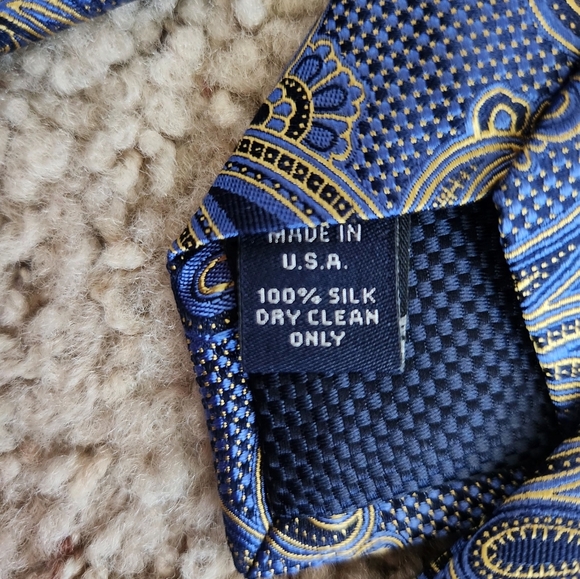 Cremieux Silk Handmade Blue Paisley Tie - Picture 3 of 3